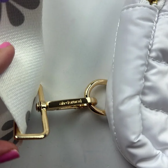 NWT New White Quilted Puffer crossbody bag with Strap - Picture 4 of 12